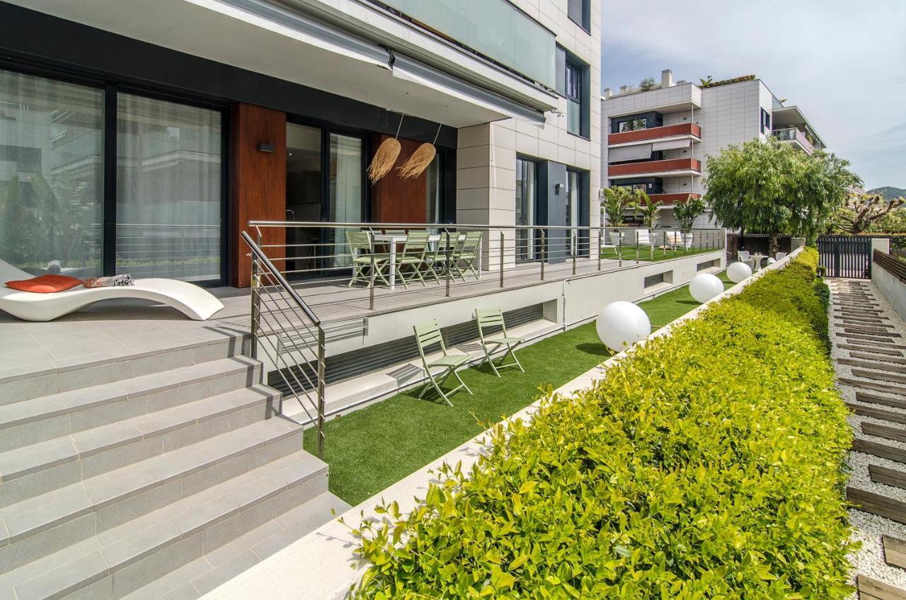 Sitges Spaces Garden Paradise 3 bedroom, 3 bathroom, huge PRIVATE garden-terrace, pool- sleeps up to 8 Buitenkant foto