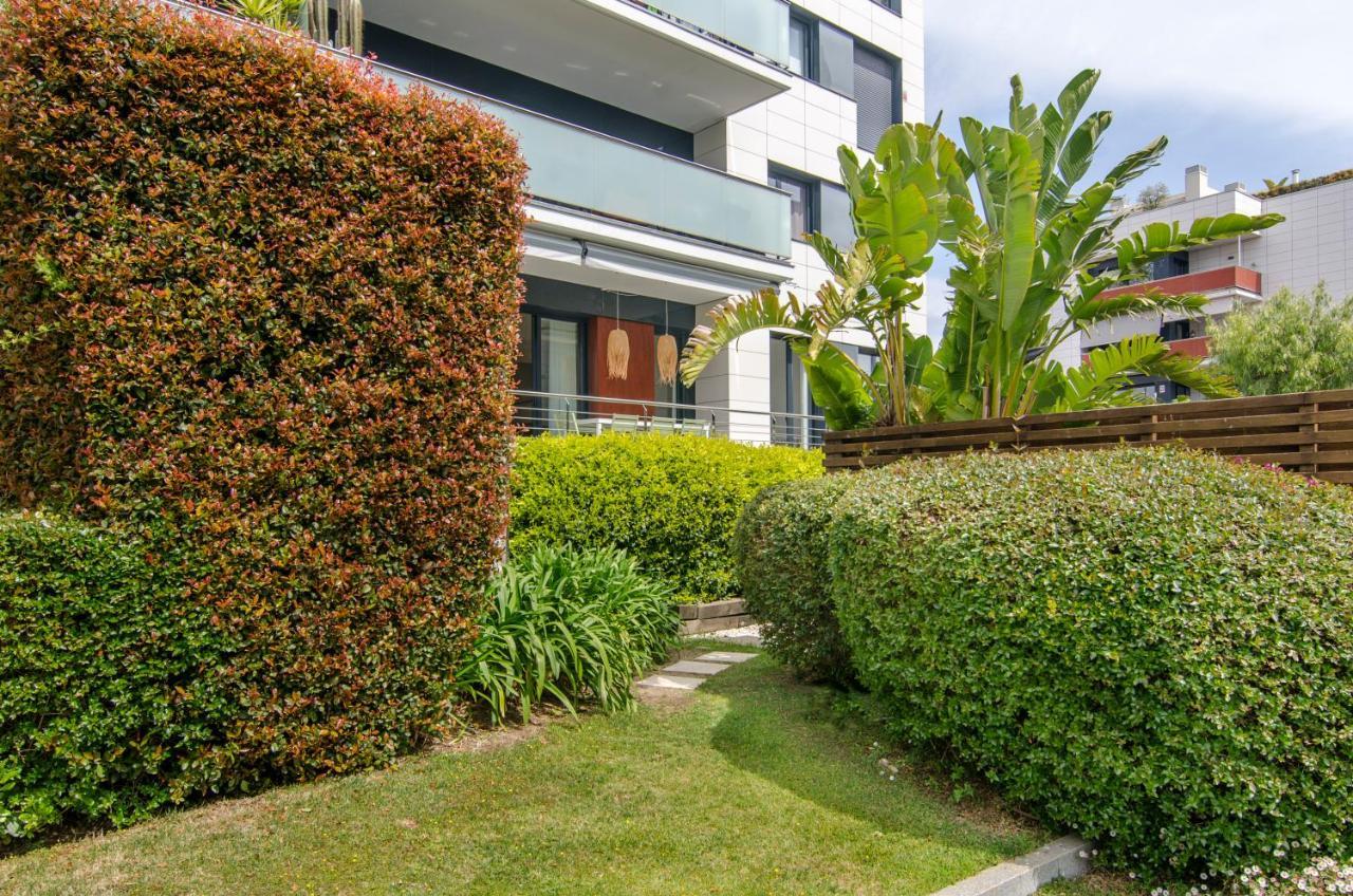 Sitges Spaces Garden Paradise 3 bedroom, 3 bathroom, huge PRIVATE garden-terrace, pool- sleeps up to 8 Buitenkant foto