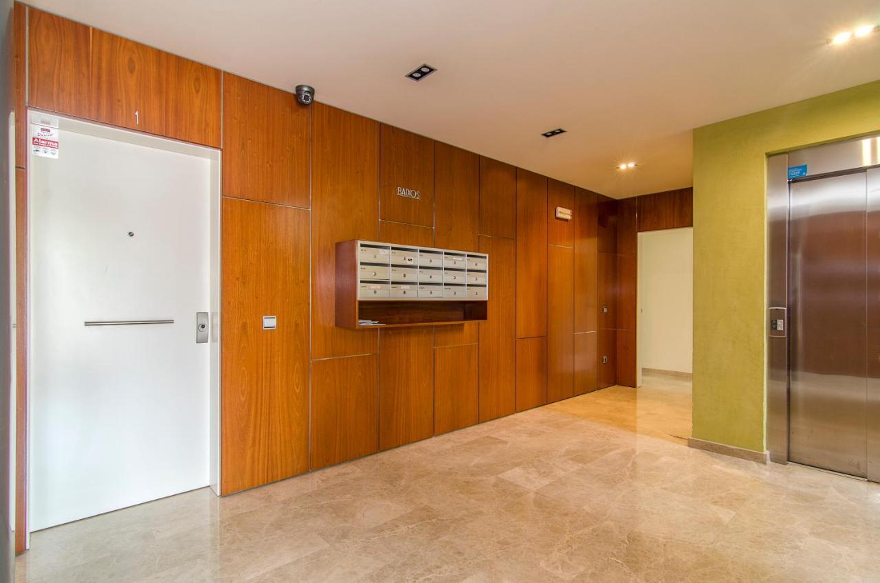 Sitges Spaces Garden Paradise 3 bedroom, 3 bathroom, huge PRIVATE garden-terrace, pool- sleeps up to 8 Buitenkant foto