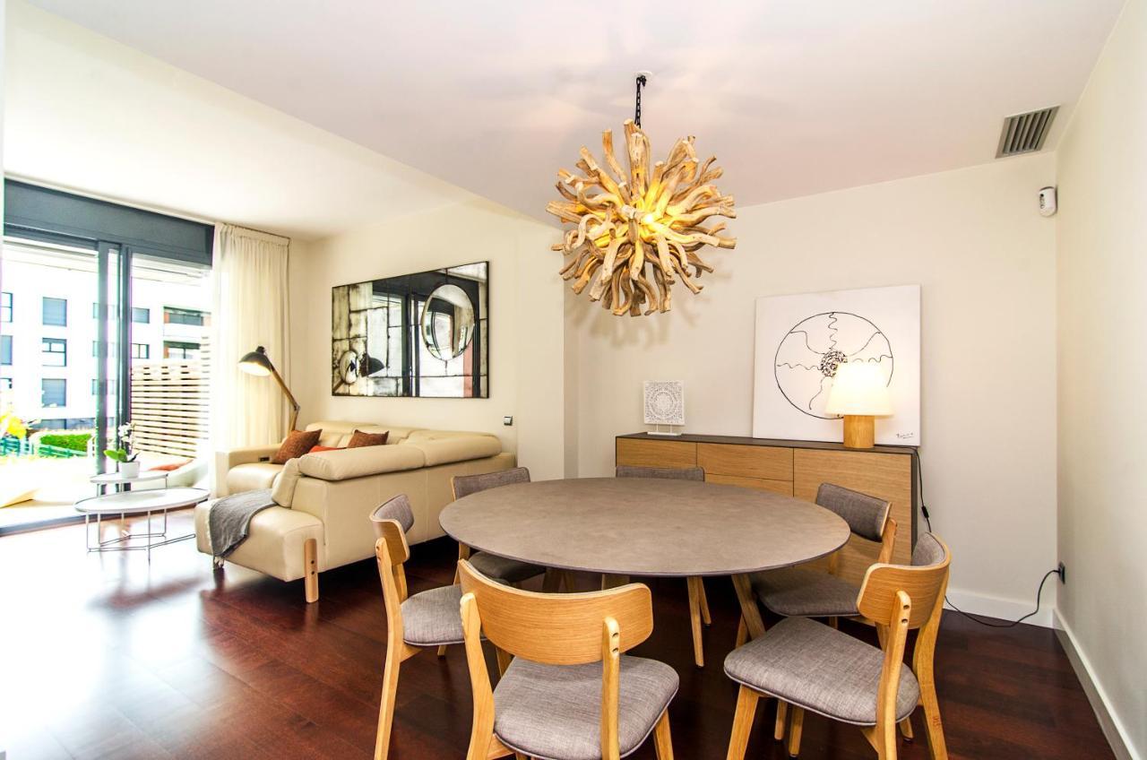 Sitges Spaces Garden Paradise 3 bedroom, 3 bathroom, huge PRIVATE garden-terrace, pool- sleeps up to 8 Buitenkant foto