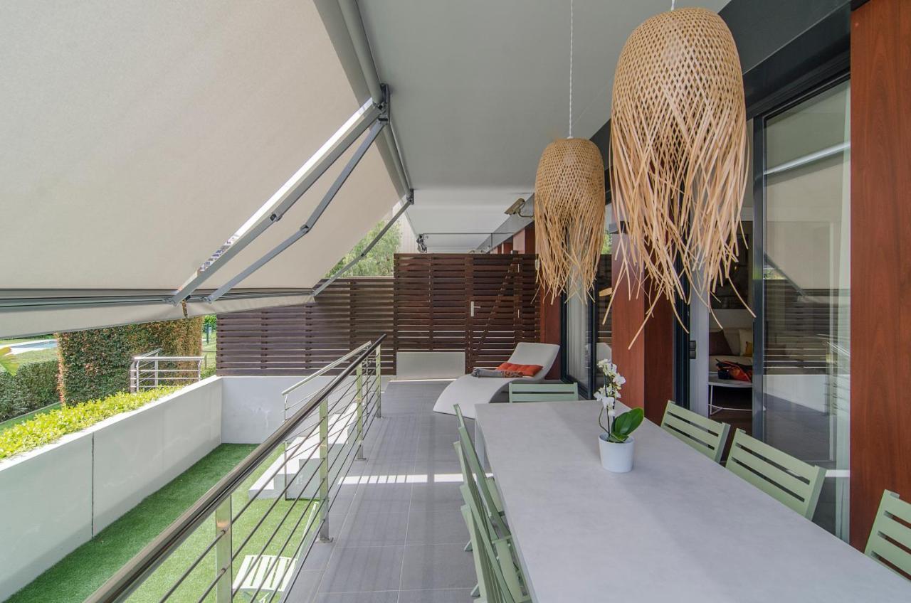 Sitges Spaces Garden Paradise 3 bedroom, 3 bathroom, huge PRIVATE garden-terrace, pool- sleeps up to 8 Buitenkant foto